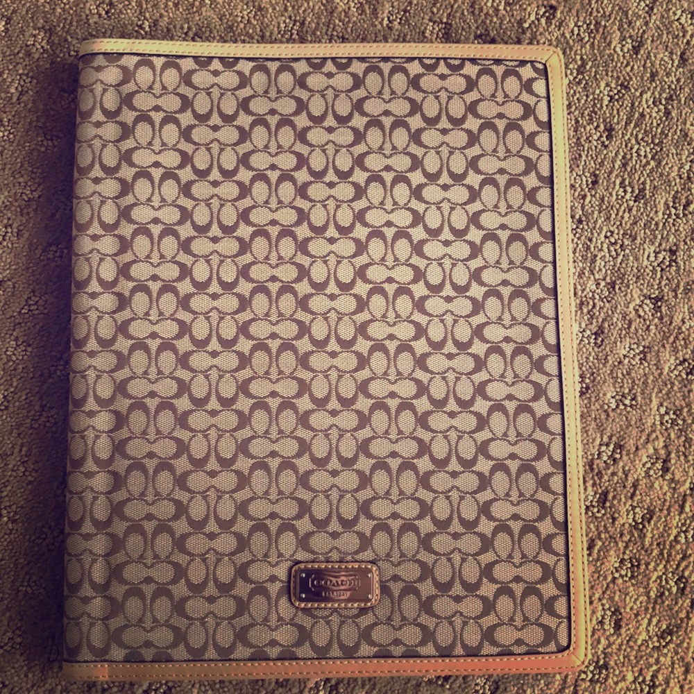 New NWT COACH Signature Khaki Camel Portfolio